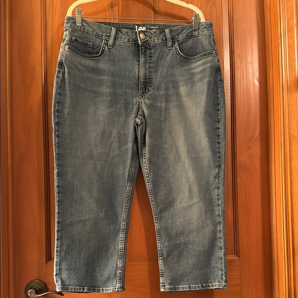 Lee Blue Capri-Length Jeans
